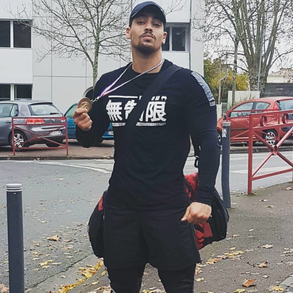 Youness après sa compétition de grappling
